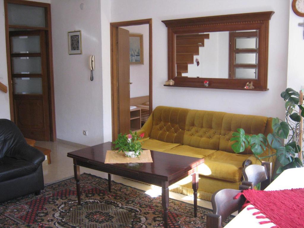And Artemida Appartement *
