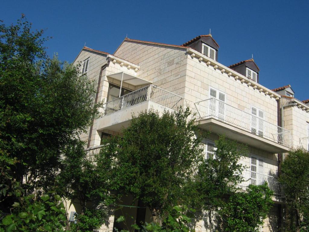 And Artemida Appartement *