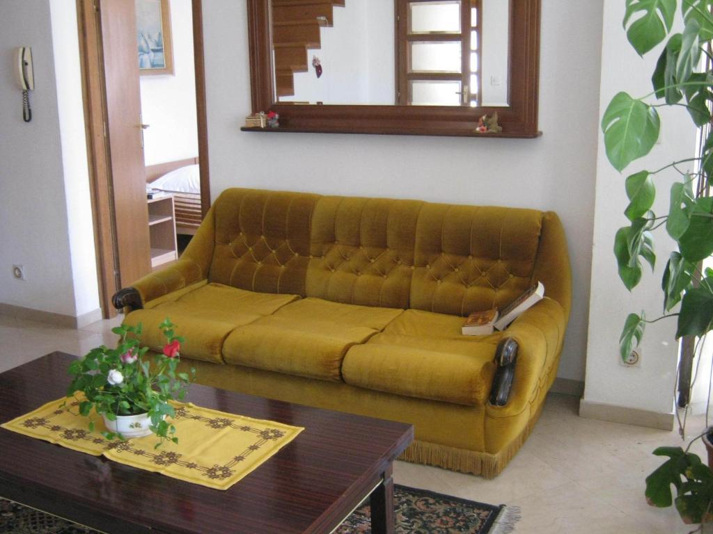 And Artemida Appartement *
