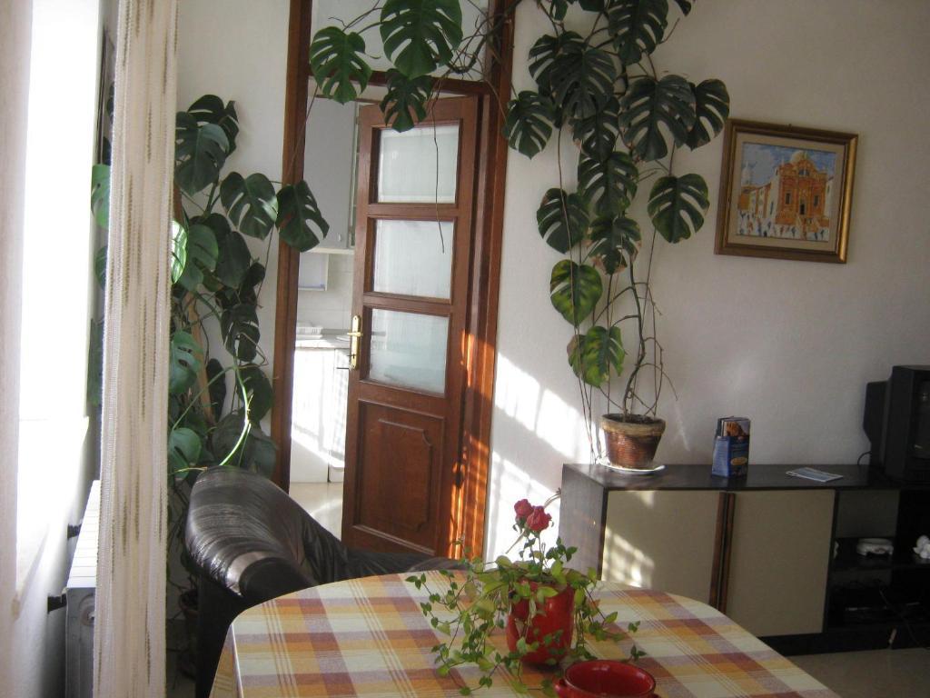Appartement And Artemida *